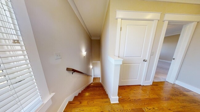 Building Photo - Three Story Townhome Rosemary Gate