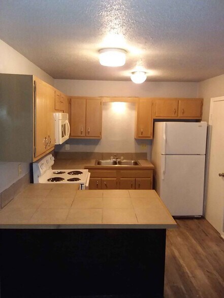 newly renovated - 101 Willett Pl Blvd