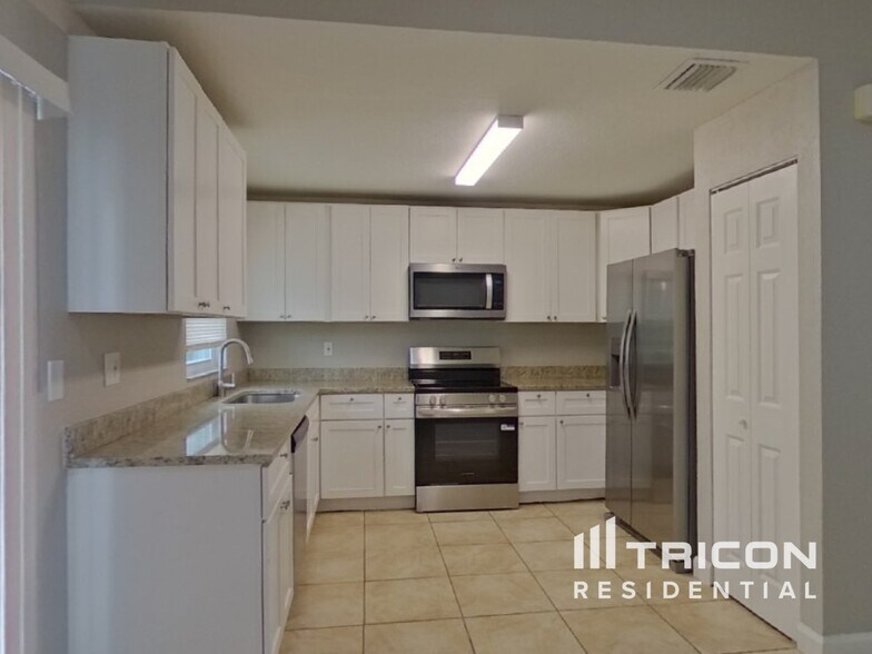 Building Photo - 817 Palermo Ct