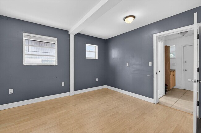 Building Photo - 6219 SW 20th Ct