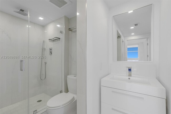Building Photo - 20515 E Country Club Dr