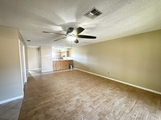 Building Photo - 11001 SE Sunset Harbor Rd