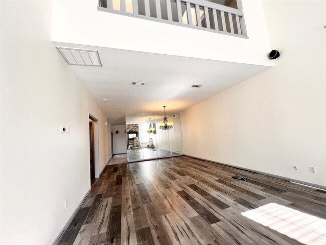 Building Photo - 727 Bunker Hill Rd