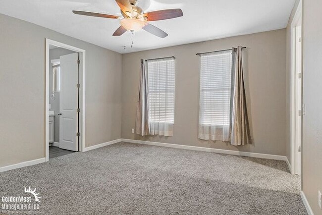 Building Photo - Beautiful 4Bdm 2Ba Two-Story Home with Poo...