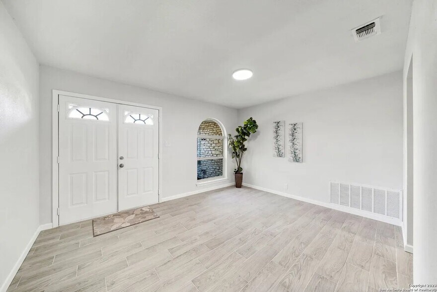 Building Photo - 6302 Handsome Lake Dr