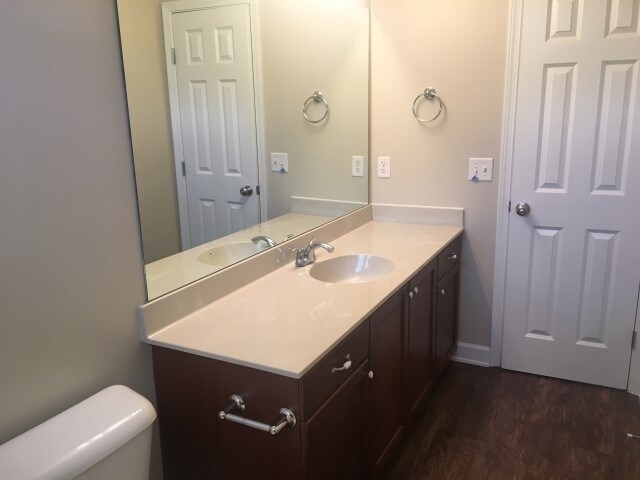 Building Photo - 132 Pine View Xing