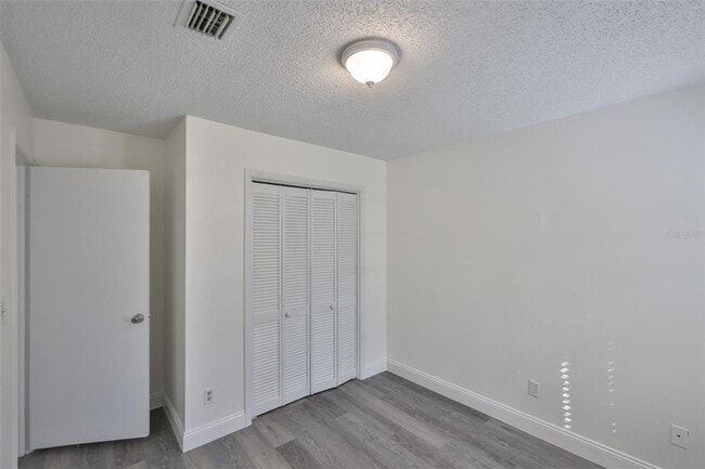 Building Photo - 11507 Valencia Dr