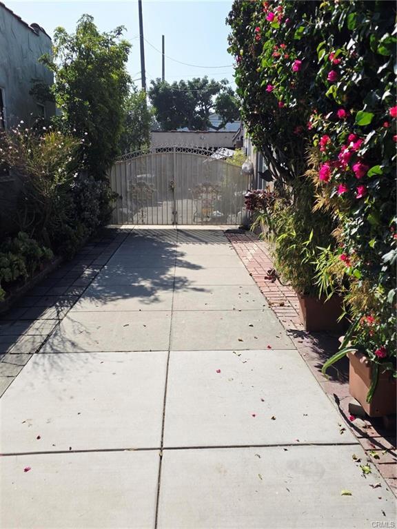 Building Photo - 554 Hawthorne St