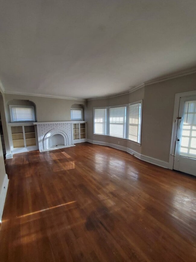 Building Photo - 3277 E 146th St