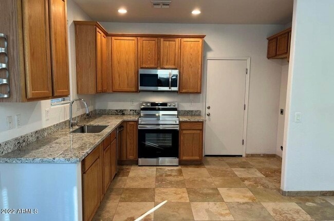 Building Photo - 2114 N 78th Glen