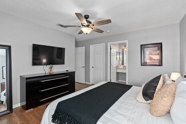 Building Photo - 248 Carrera Ave