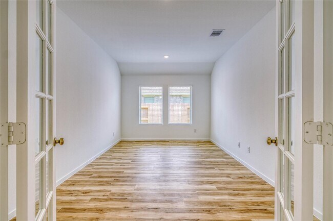 Building Photo - 5310 Still Mdw Ln