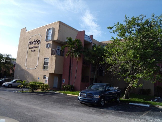 Primary Photo - 10900 SW 104th St