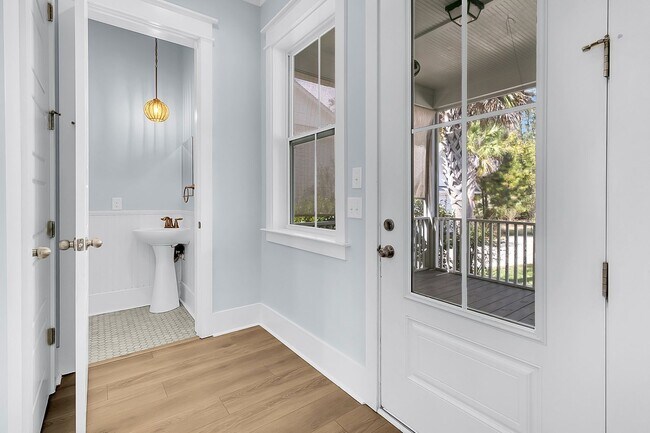 Building Photo - Gorgeous Carolina Park Home on a Corner Lot
