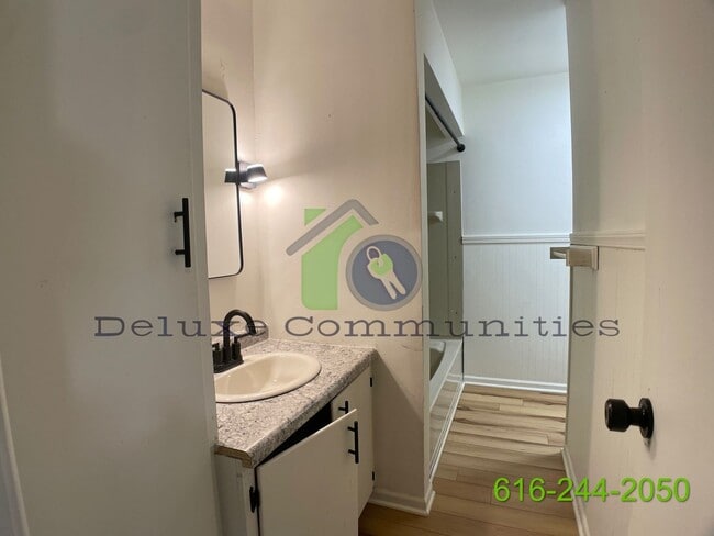 Building Photo - 4366 Prairie St SW