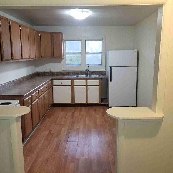 Building Photo - 332 Linden St