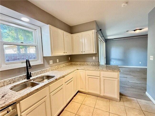 Building Photo - 11 Mellor Ln