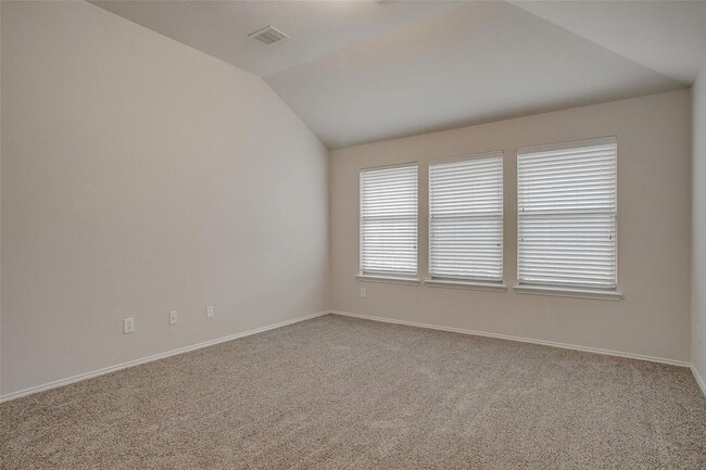 Building Photo - 6000 Stirrup Iron Dr
