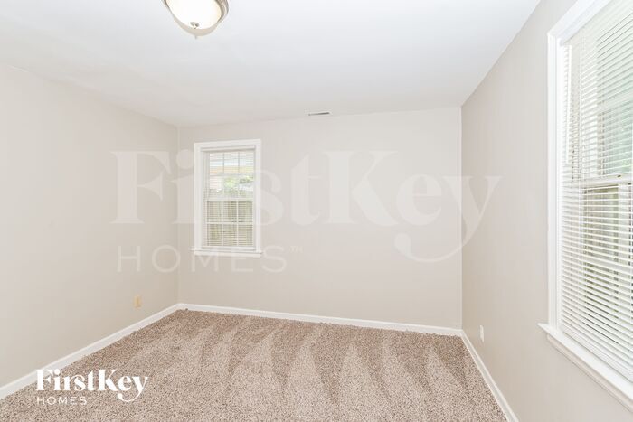 Building Photo - 1180 Bradbury Dr