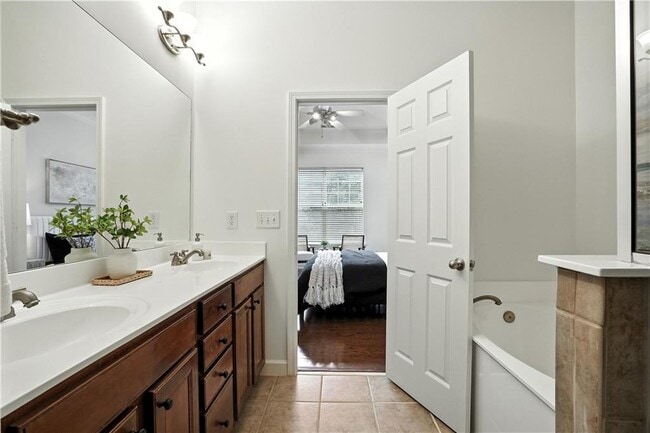 Building Photo - 3643 Gambrell Ln