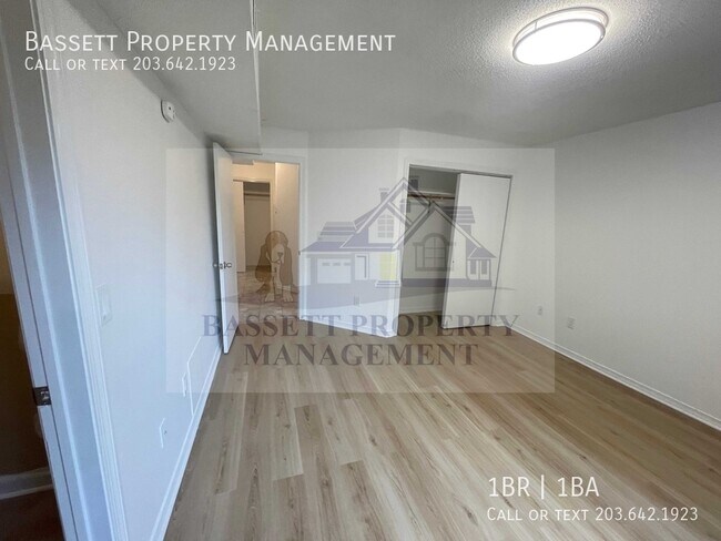 Building Photo - 30 Stoneycrest Dr