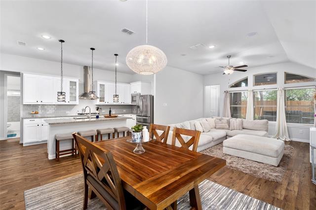 Building Photo - 2723 Willow Ln