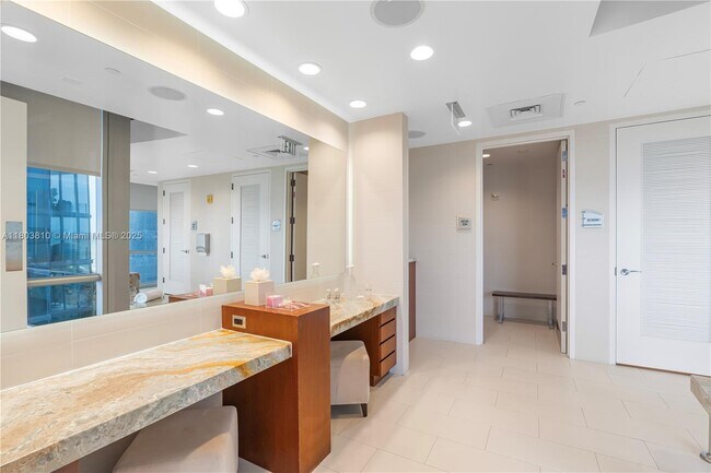 Building Photo - 17121 Collins Ave