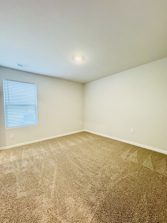 Building Photo - 1024 Kinness Dr