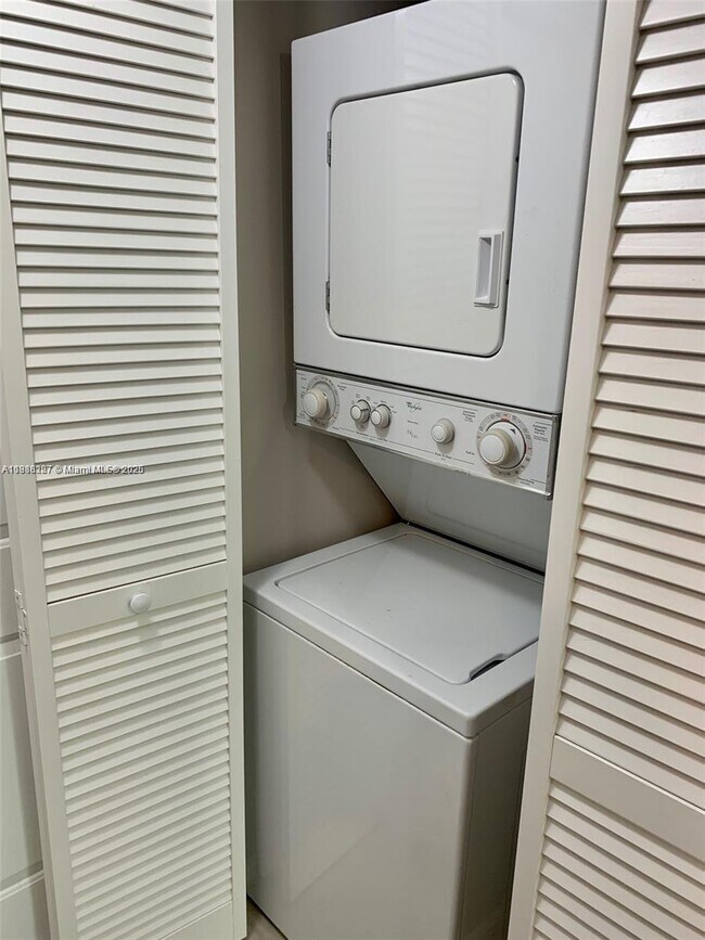 Building Photo - 15705 W Waterside Cir