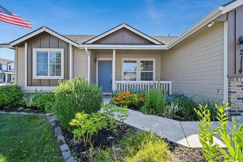 Building Photo - 2114 N Rosedust Dr