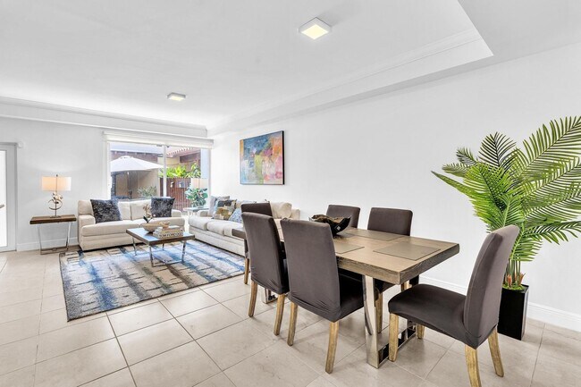 Building Photo - Fully Furnished Townhome in East Hollywood!