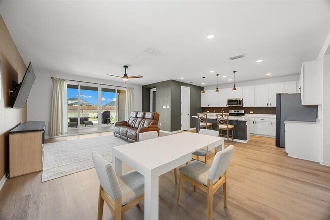 Building Photo - 191 Silverton Ln