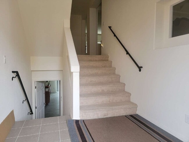 Building Photo - 4 bedroom home with a fully self  contained casita with a 3 car garage