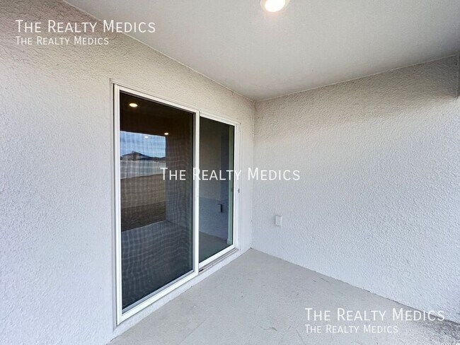 Building Photo - 8561 SW 46th Ave