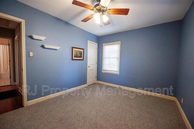 Building Photo - 41 S Fenwick Rd