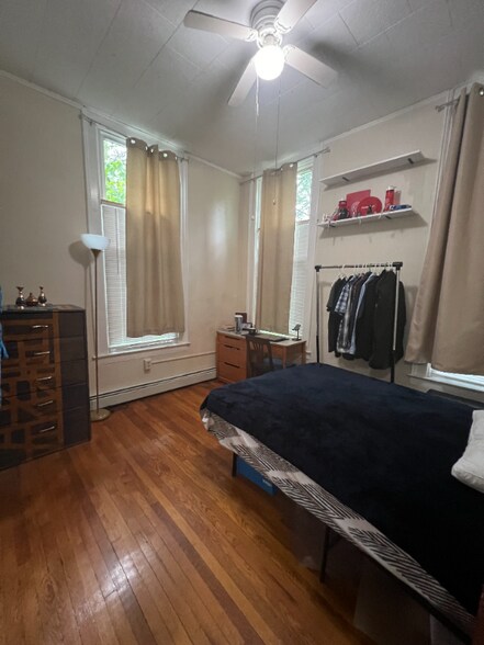 Building Photo - 206 Schuyler Pl