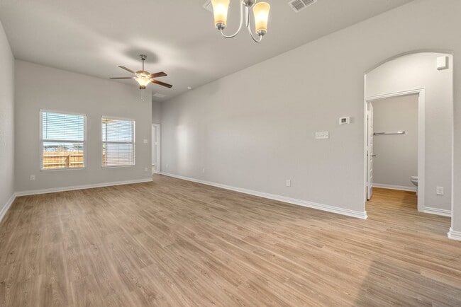 Building Photo - GORGEOUS 3 BEDROOM DUPLEX LOCATED IN CONVERSE, TX!