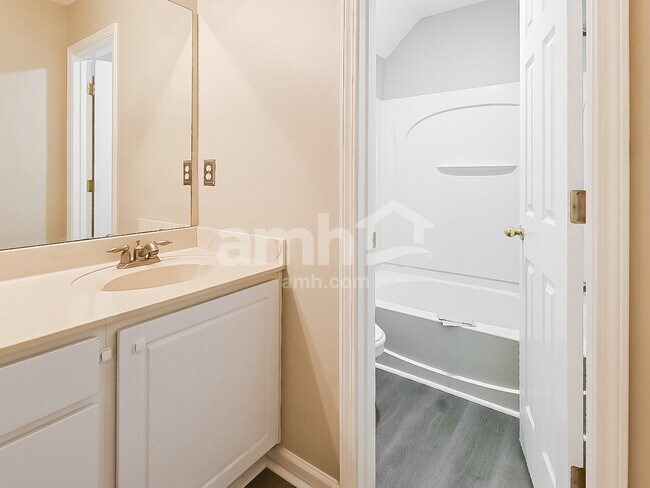 Building Photo - 7323 Red Maple Dr