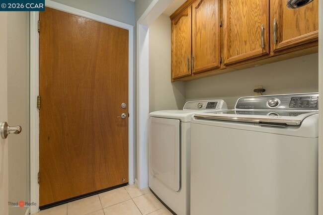 Building Photo - 2904 Canterbury Cir