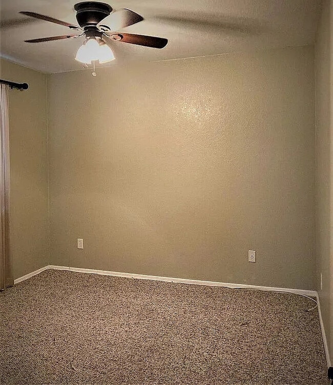 Building Photo - Beautiful 3-bedroom 2-bathroom