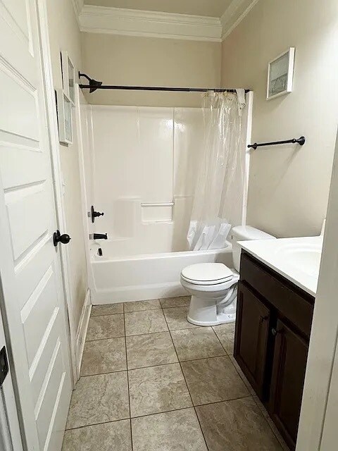 Guest Bathroom Attached to 5th Bedroom) - 206 Heights Ave
