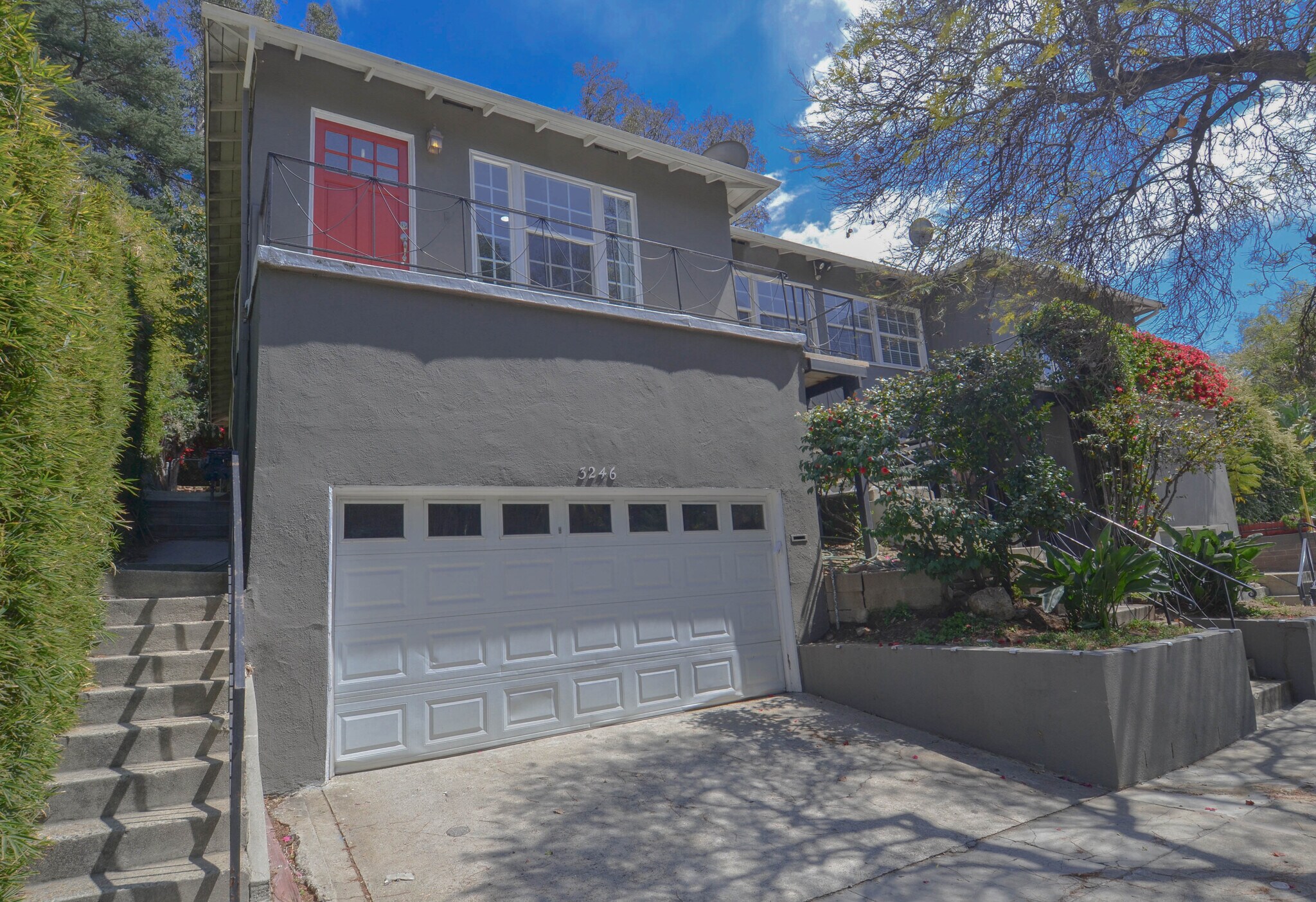 Building Photo - 3246 Barham Blvd