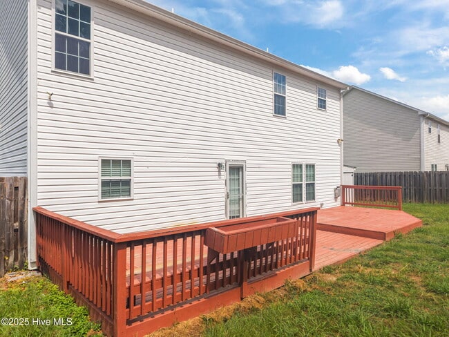 Building Photo - 111 Amberwine Cir