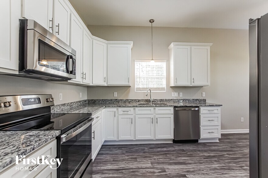 Building Photo - 2301 Jacobs Ct