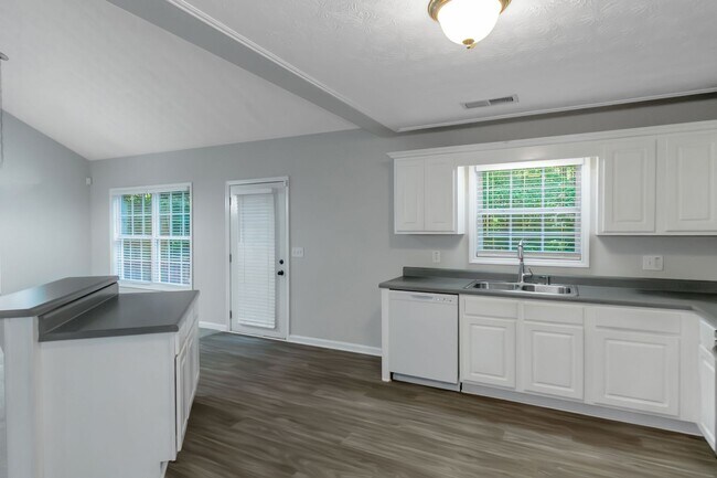 Building Photo - Gorgeous 3br 2bath ranch home in Covington...
