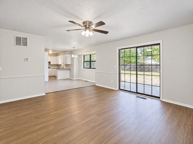 Building Photo - 4745 Del Porte St