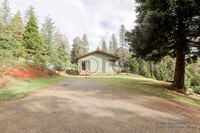 Building Photo - 3692 Dogwood Ln