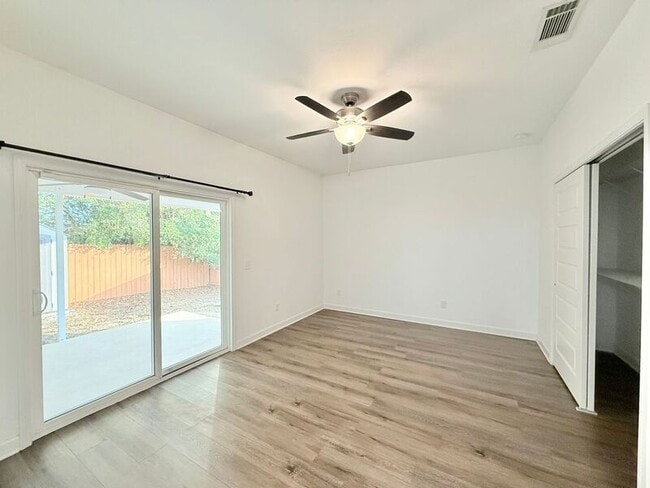 Building Photo - 500 N D St