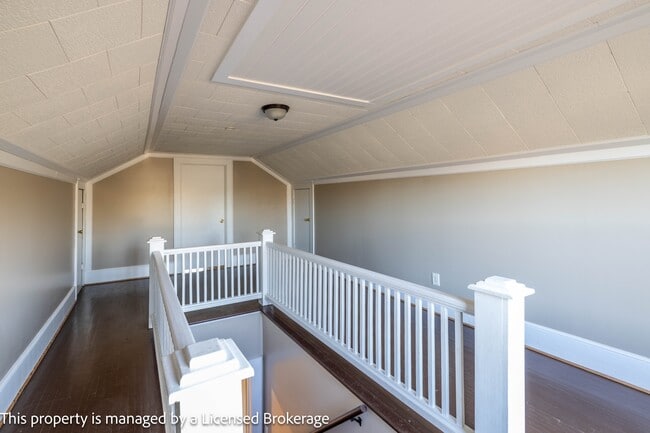 Building Photo - 1420 Amhurst St