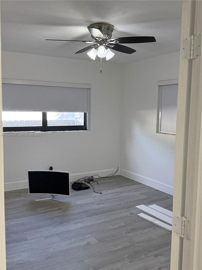 Building Photo - 1601 NE 158th St